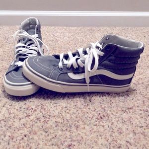 VANS SK8-HI - Size Women’s 7.5. Gray & white.